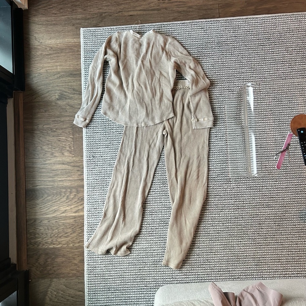 Beige Ribbed Lounge Set - Picture 2 of 2